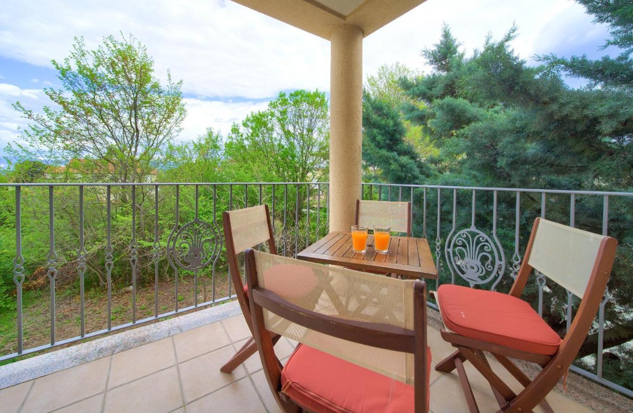 Apartment Camellia Vantacici Dış mekan fotoğraf
